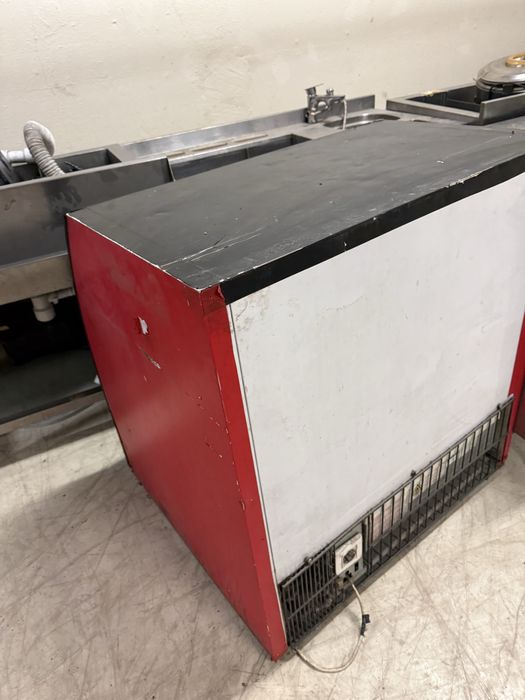 Продам холодильник витрину