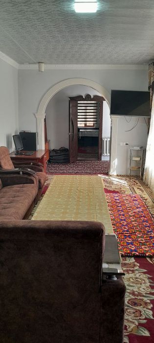Гулистон кучасида  ховли сотилади