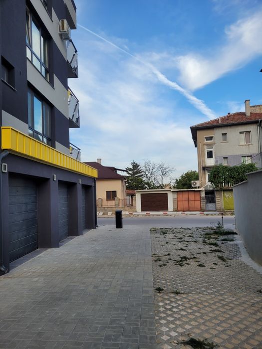 Дава се под наем Гараж / Паркомясто в Шумен, Добруджански - 20 кв.м за 35.7 € - Снимка #2