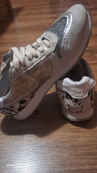 Сникърси/Маратонки