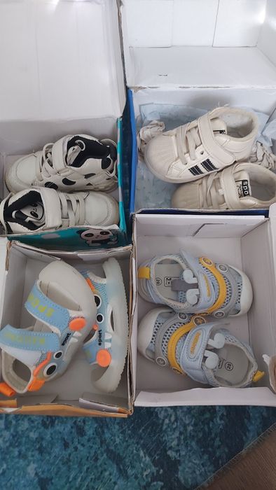 Продам бу детские осенние ботинки