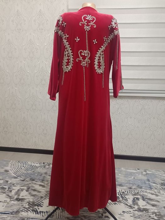 To'y liboslari (ansambl) sotiladi