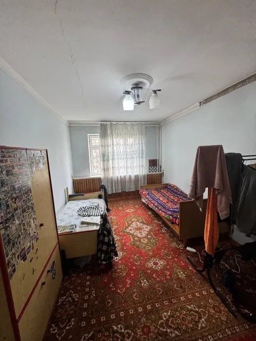 АК Продаётся 4-комнатная квартира в Мирабадском районе.

Ориентир: рес