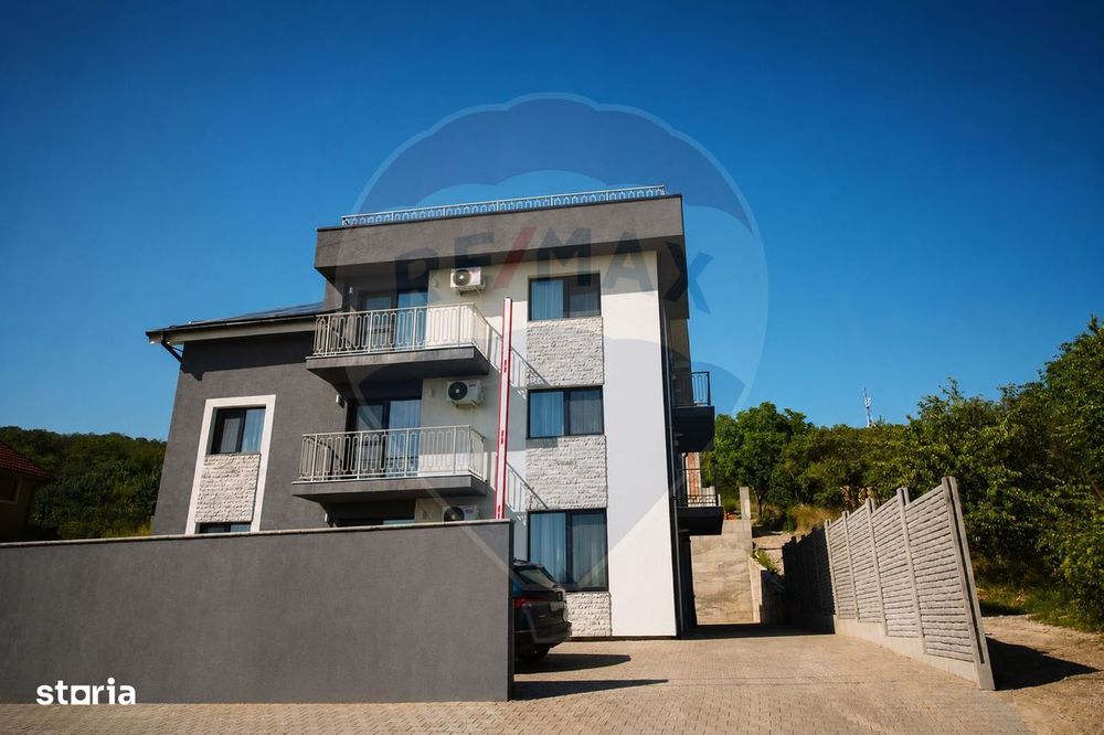 Apartament cu 3 camere de vânzare