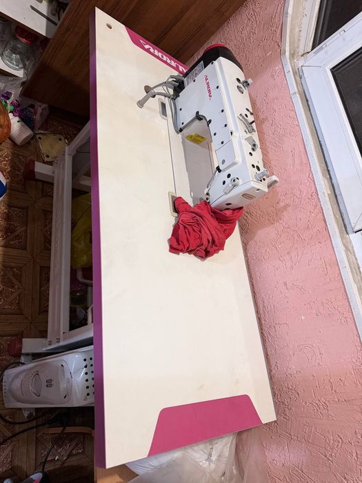 Продам профессиональную машинку для шитья!