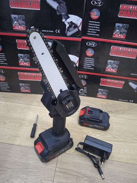 Fierăstrău electric