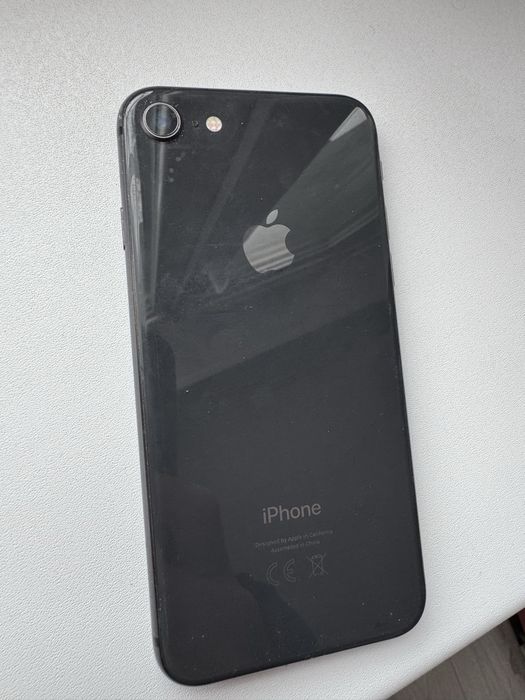 Продам iphone 8 64gb