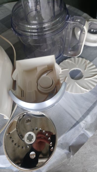 Robot de bucătărie Tefal ,model FP4111A7