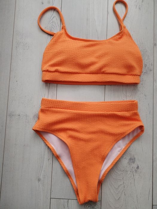 Бански с висока талия