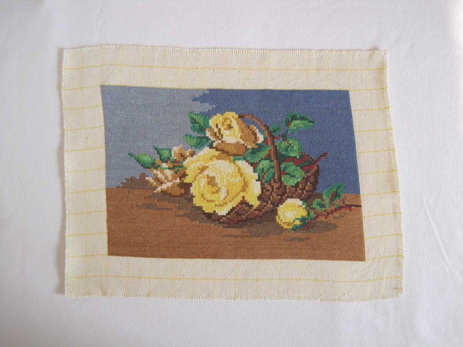 Цветен гоблен с жълти рози