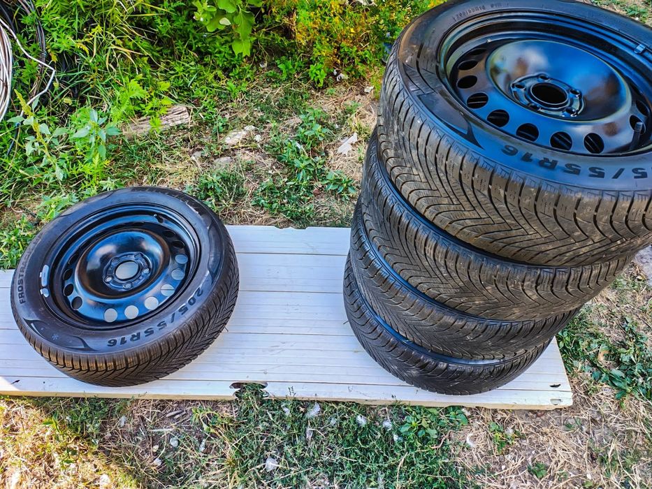 Set roți all seasons plus rezervă