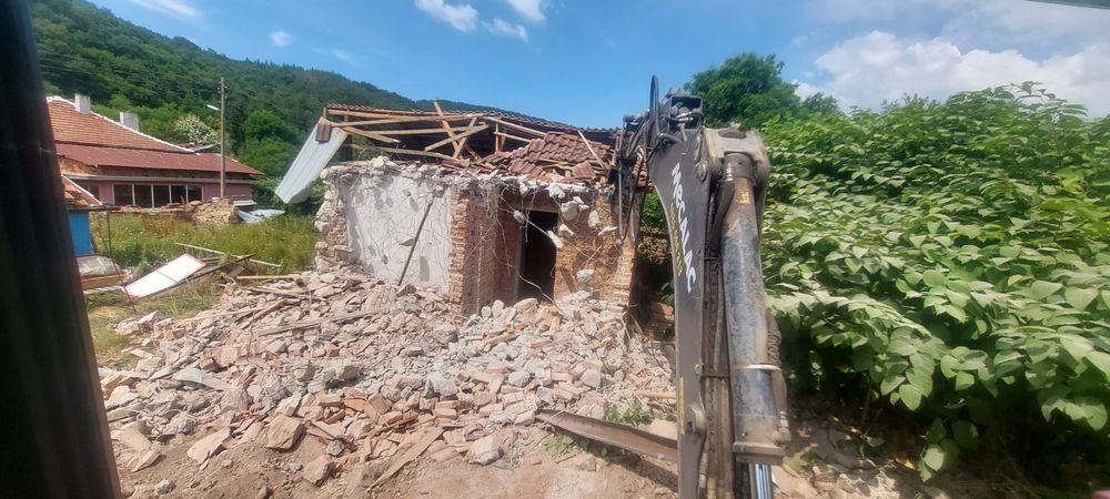 Услуги с комбиниран багер.Свредел и самосвал.