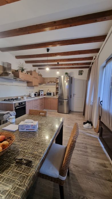 Vand casa 6 camere Stolnici cu teren 1600 mp