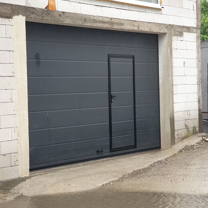 Usa de garaj Botoșani