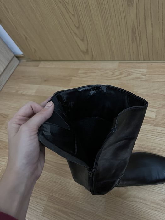 Cizme negre din piele