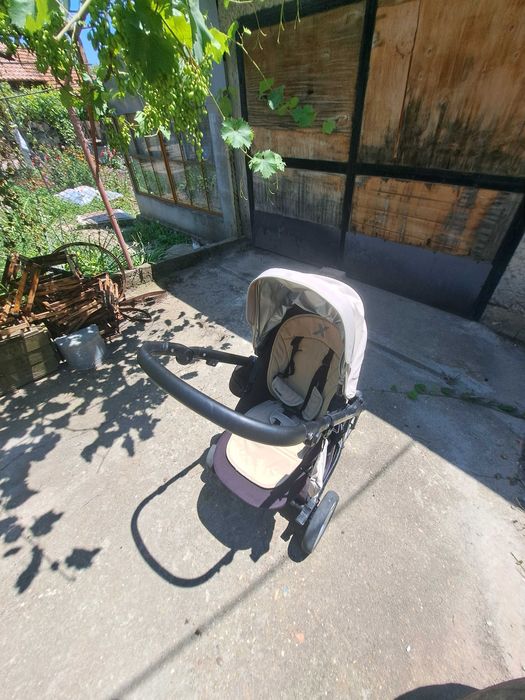 Бебешка количка X-lander с много подаръци към нея