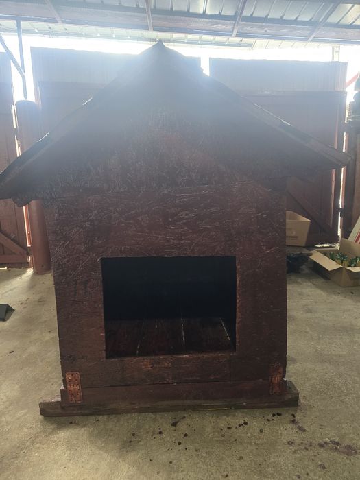 Cusca cățel de culoare vișinie