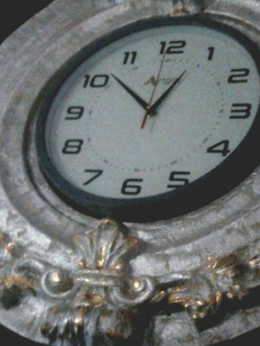 Настенные часы..