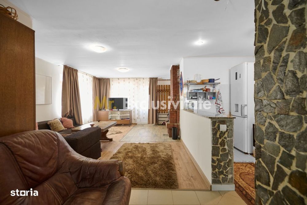 Casa de vacanta sau pensiune in Dâmbovicioara 5 camere, 5 bai, 6412 mp