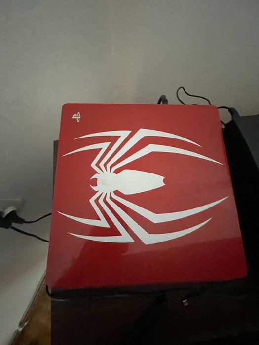 Ps4 slim spider man edition cu foarte multe jocuri
