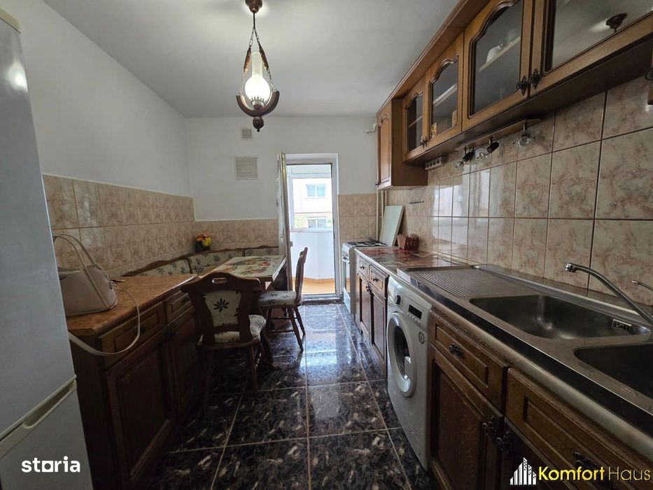 Apartament 3 camere zona Neagoe Voda