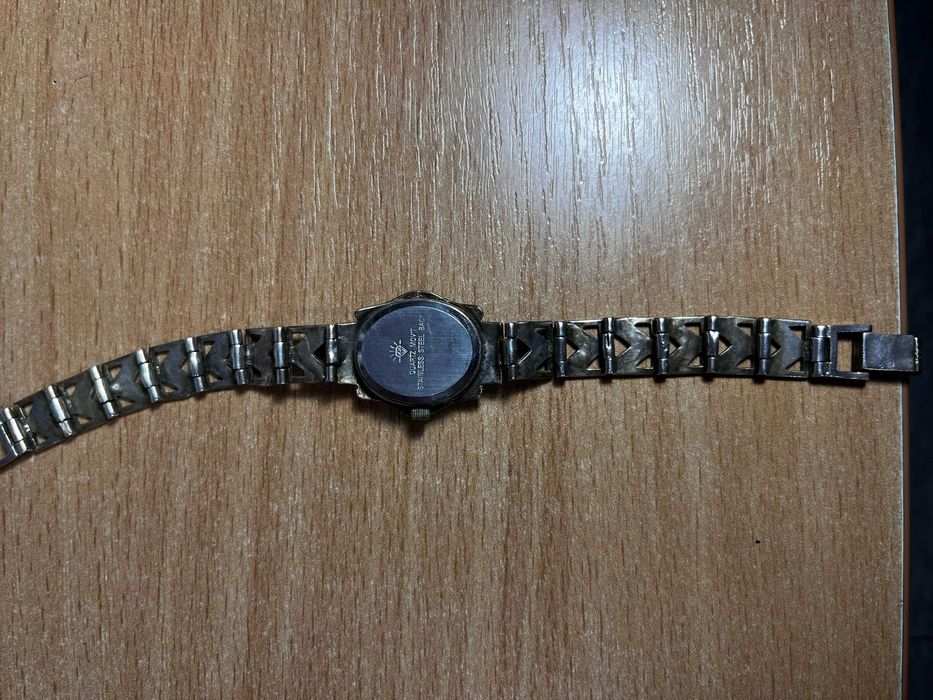 Дамски сребърен часовник