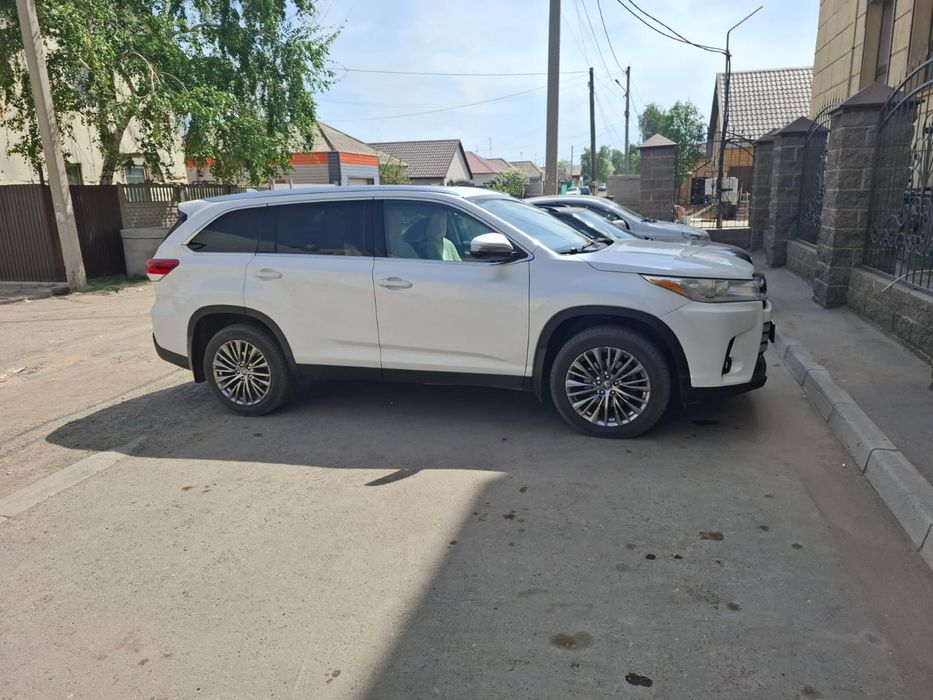 Продам Toyota Highlander