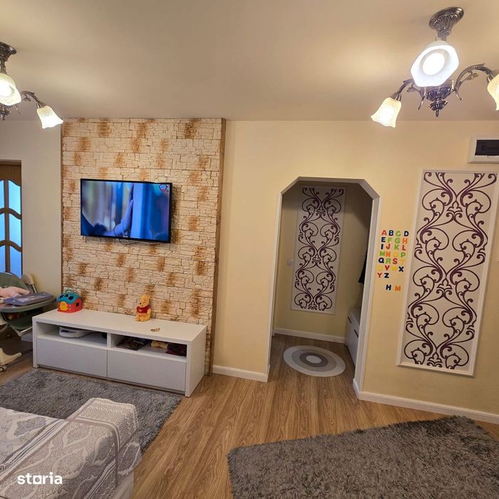 Vând apartament cu 4 camere ultracentral