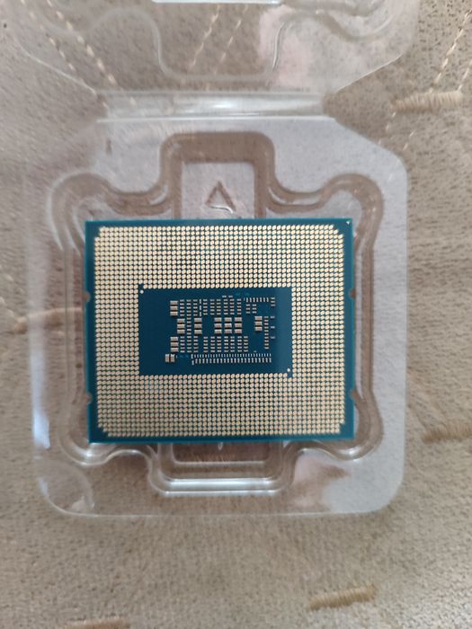 Процессор Intel Core i5-12400F
