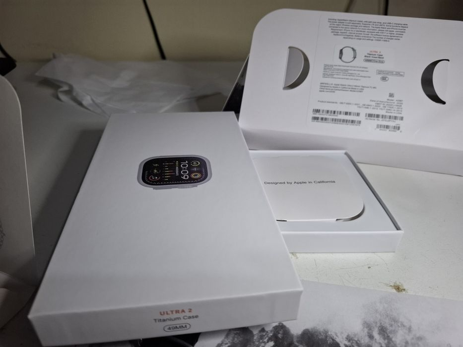 AppleWatch Ultra 2, 49 mm, Black Titanium + Black Ocean Band, varianta A2987.