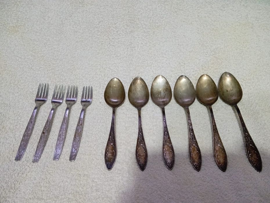 Продам вилки ложки столовые мельхеоровые СССР столовые приборы