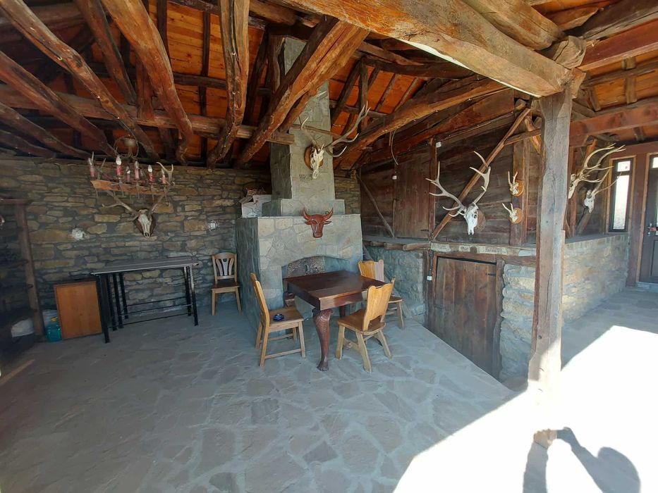 Двуетажна къща, с. Момино