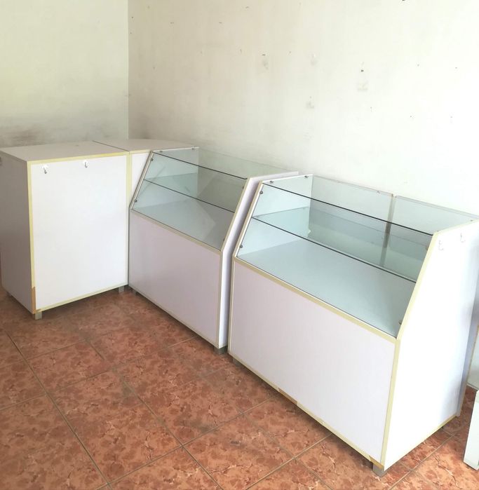 Обзавеждане на магазин, ателие...