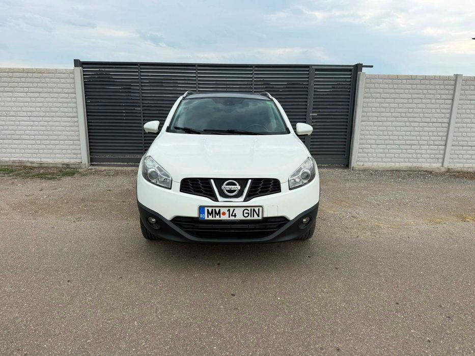 Nissan Qashqai an 2011 usor avariat