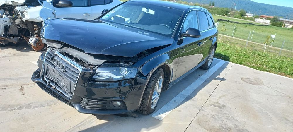Dezmembram Audi A4 B8 2.0 TDI CAGA