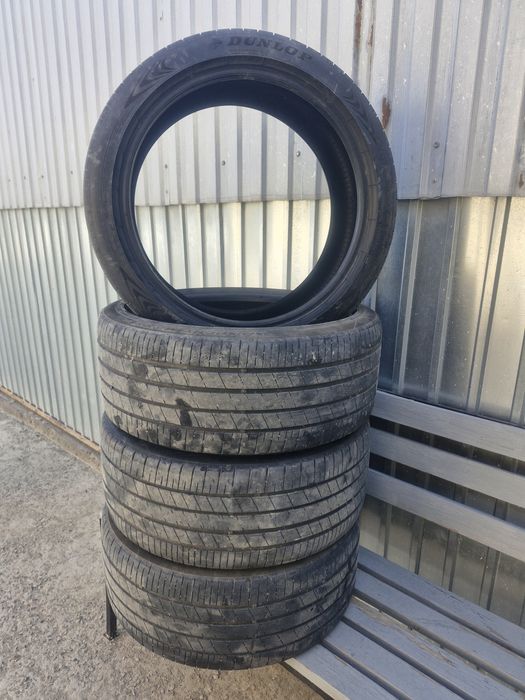 Летние шины размер 235/40/19 Dunlop