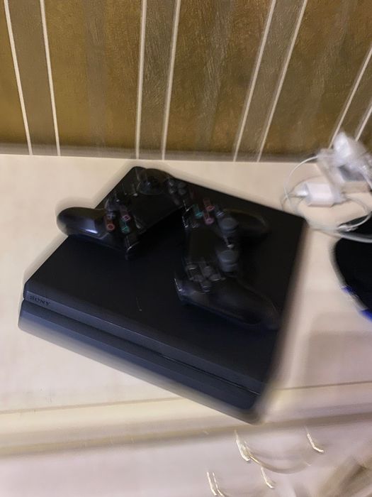 PlayStation4 slim 1tb