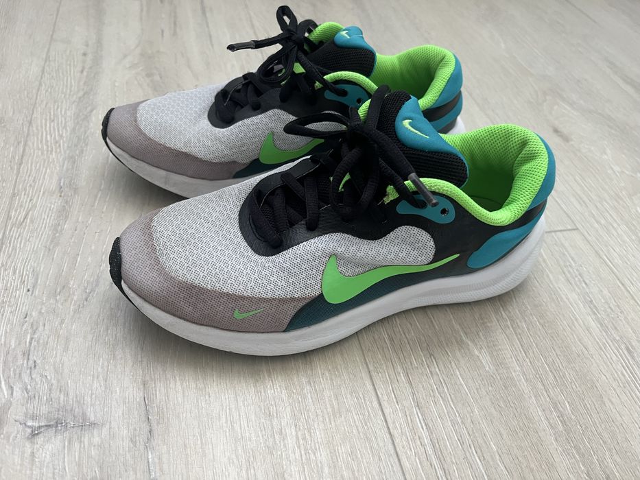 Маратонки Nike….