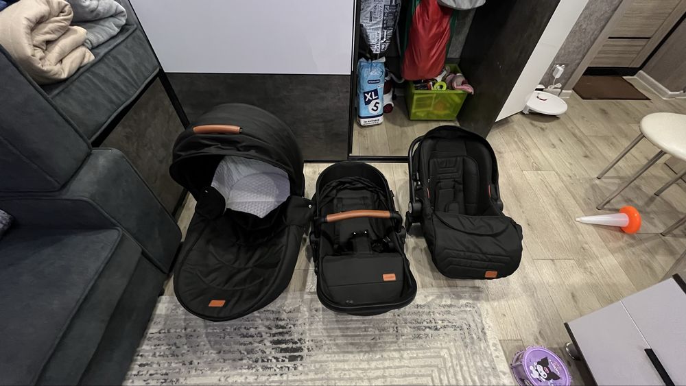 Продам Коляску 3 в 1