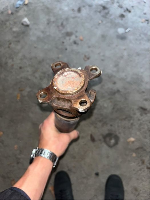 Заден мост апарати кардан и още много други части бмв е4 325ci купе