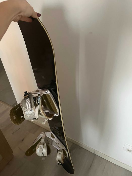 Snowboard Nitro Venus 138 cm + legaturi Raiden Lynx