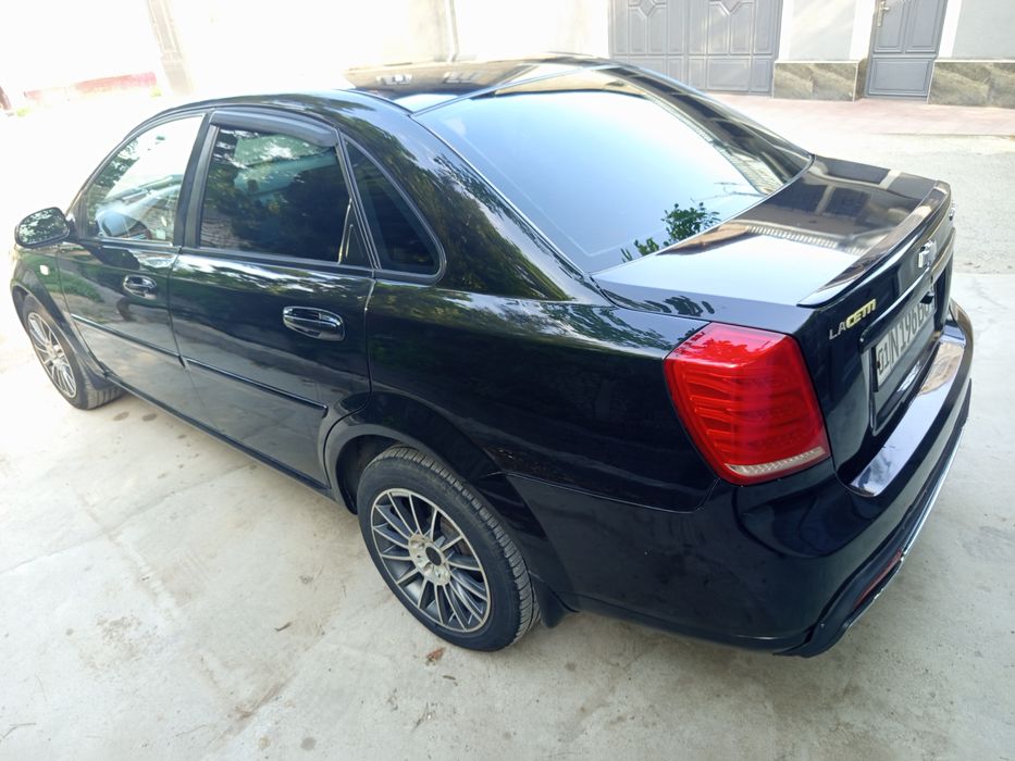 Ласетти жентра сотилади