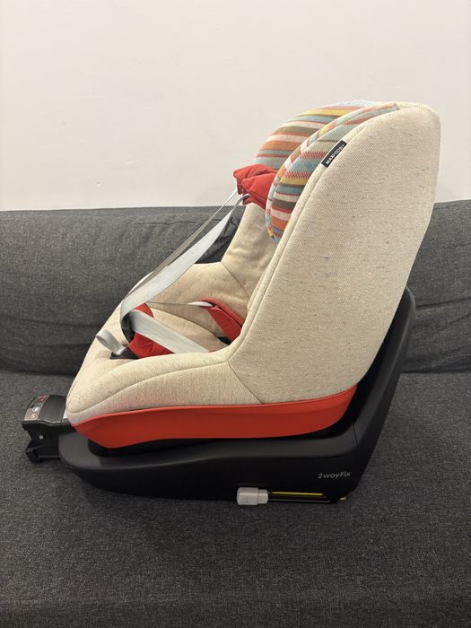 Scaun auto Maxi-Cosi 2wayPearl + baza 2wayFIX cu prindere ISOFIX