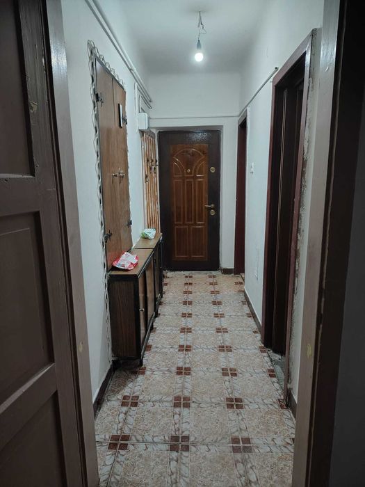 Persoana fizica vand apartament cu 2 camere