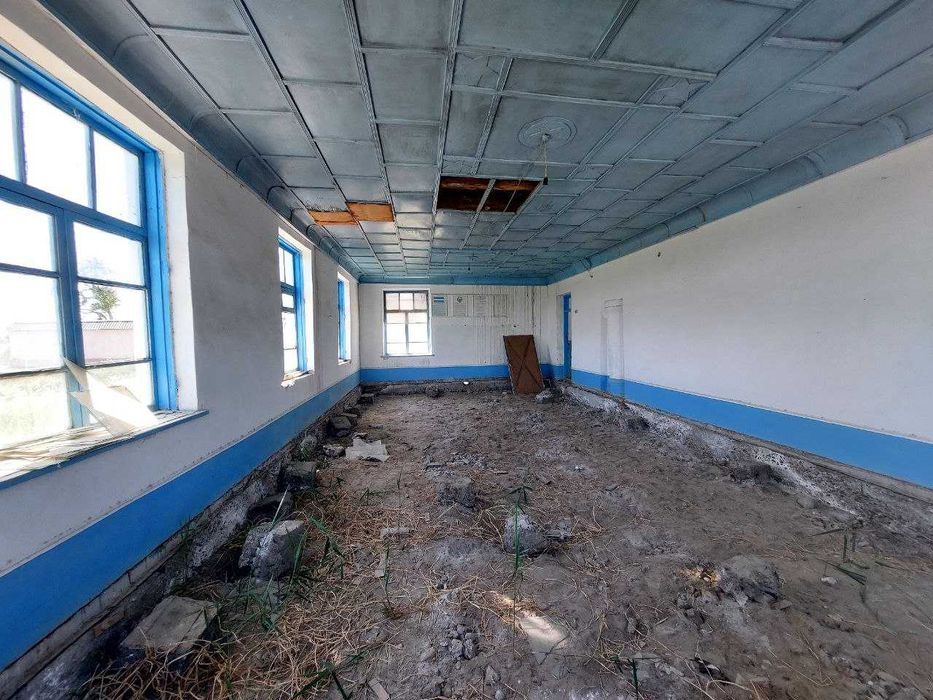 Noturar bino sotiladi