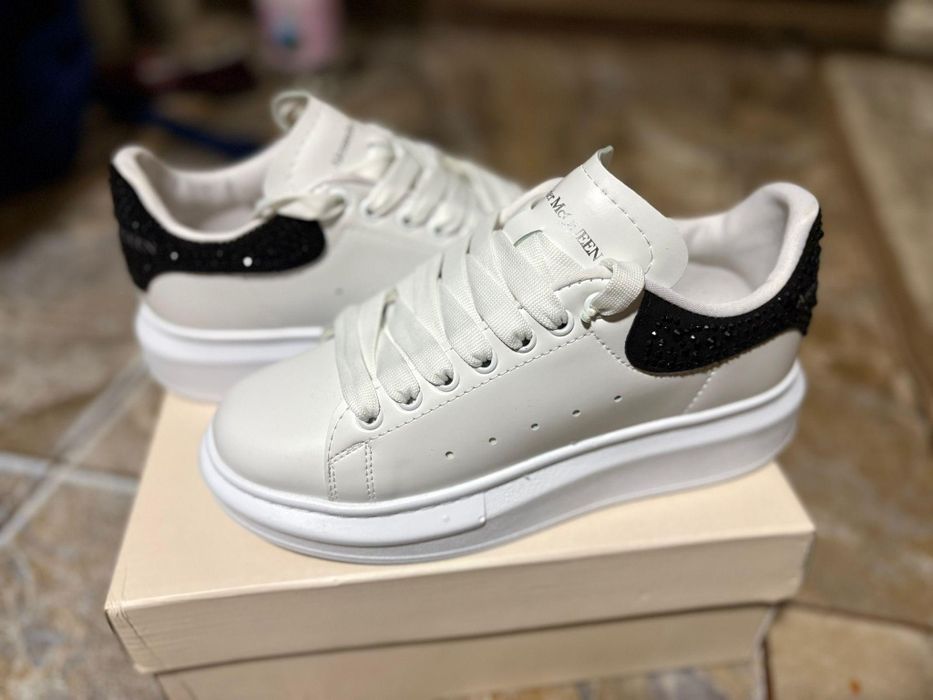 Snikersi Alexander Mcqueen