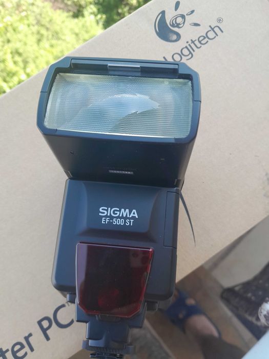 Продавам светкавица SIGMA EF-500 ST EO