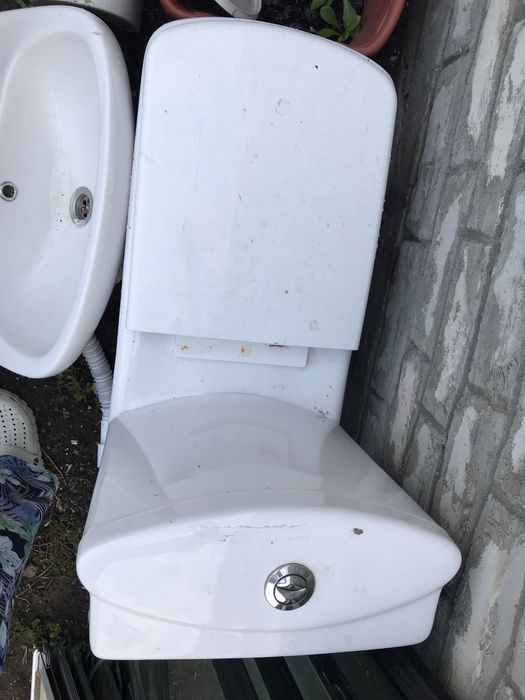 Продам б/у раковину и унитаз