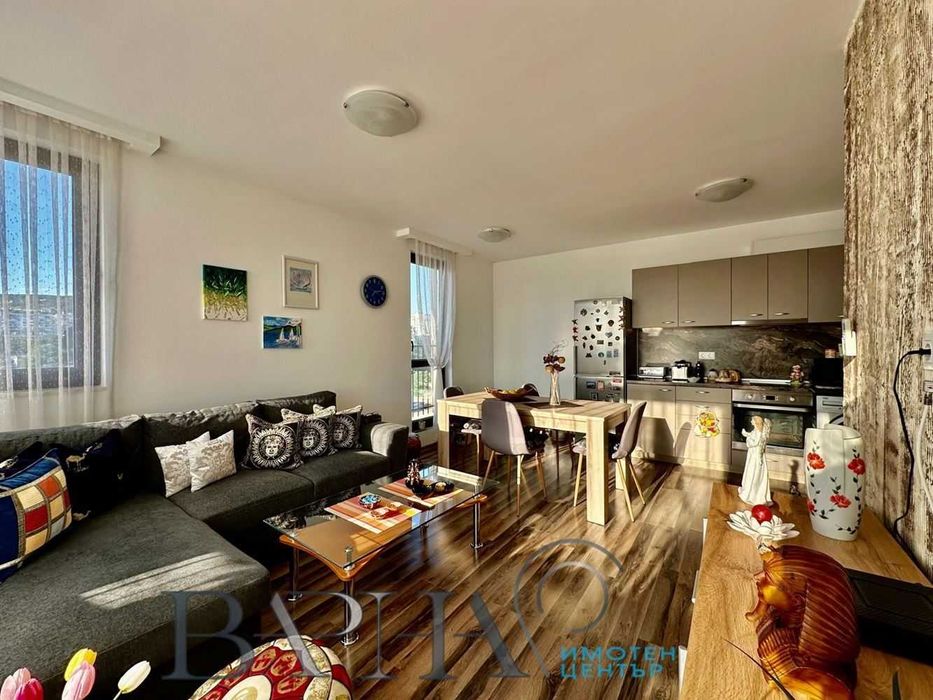 Дава се под наем Тристаен апартамент в Варна, Младост 1 - 100 кв.м за 548.25 € - Снимка #1