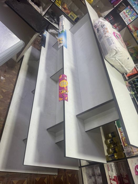 Do'kon uchun 4 tomonlama vitrina